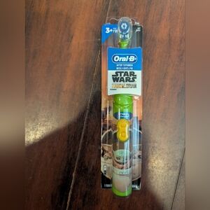 🦋 Oral-B Star Wars Mandalorian Kids Electric Toothbrush - Green